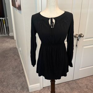 Black maternity top size M